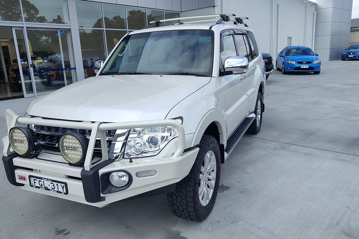 2014 Mitsubishi Pajero GLS NX