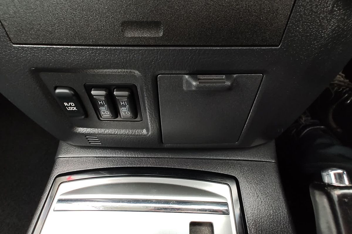 2014 Mitsubishi Pajero GLS NX