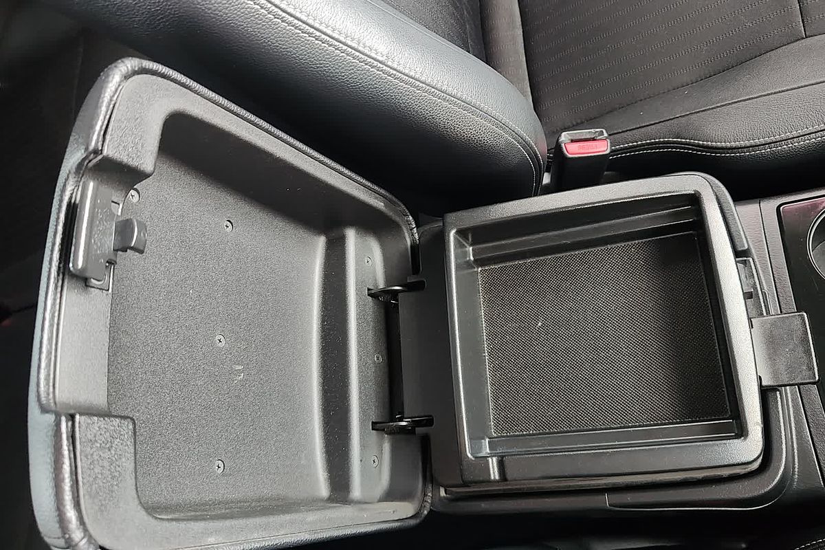 2014 Mitsubishi Pajero GLS NX