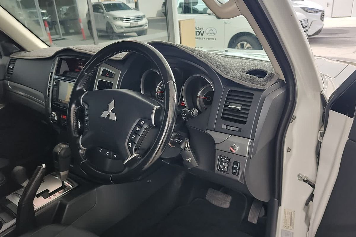 2014 Mitsubishi Pajero GLS NX