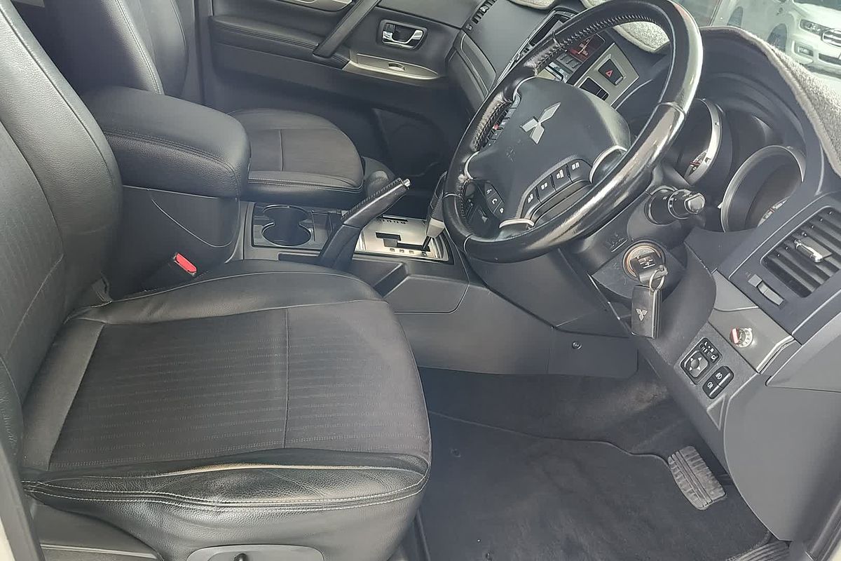 2014 Mitsubishi Pajero GLS NX