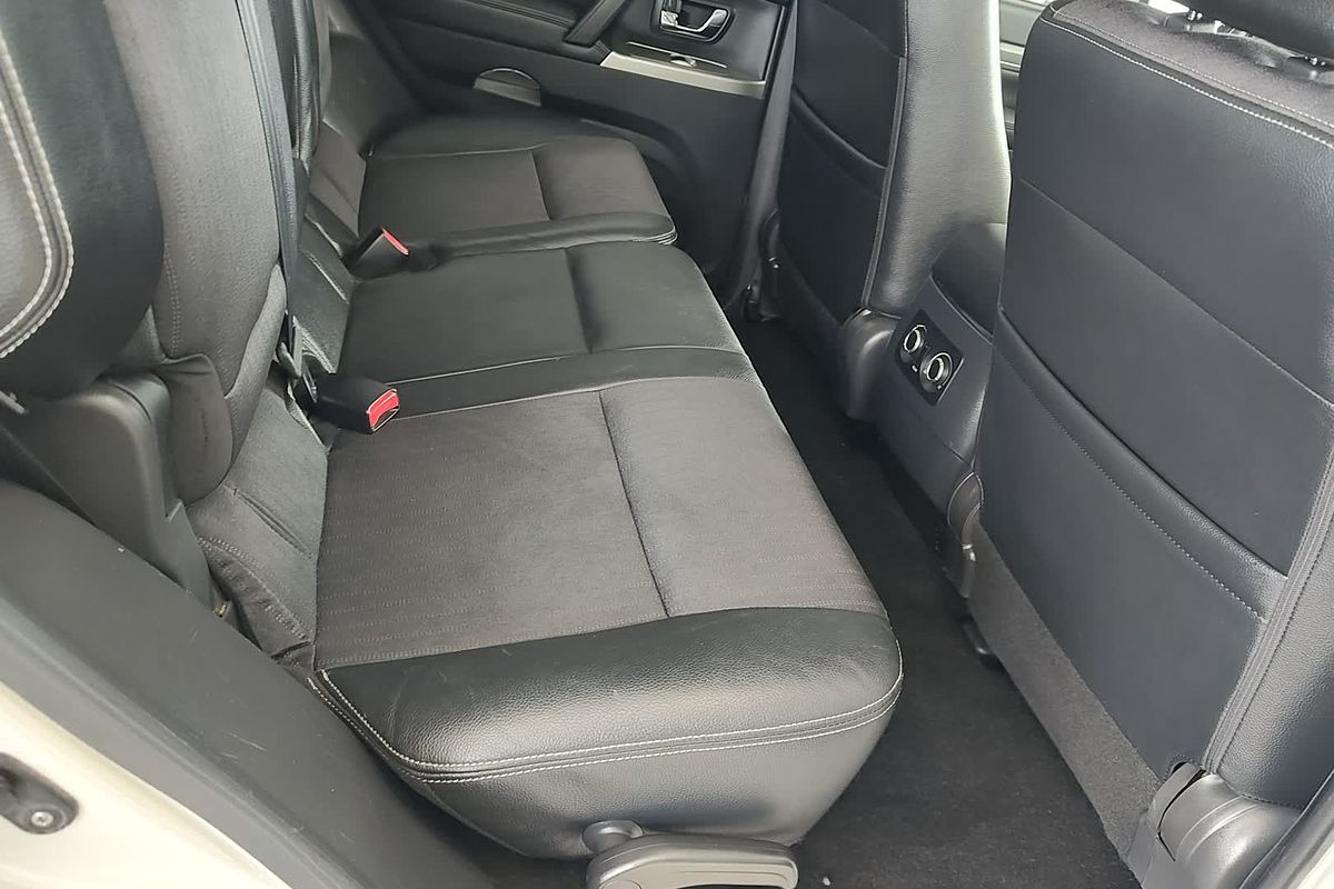 2014 Mitsubishi Pajero GLS NX