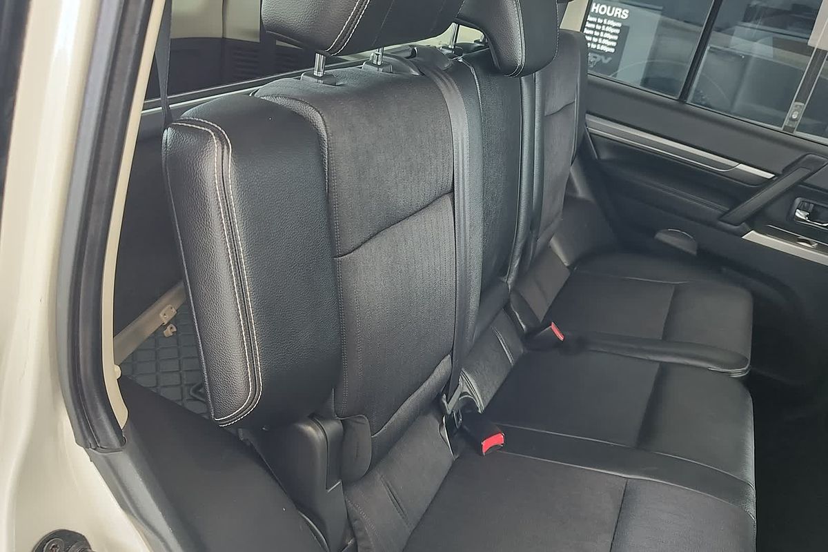 2014 Mitsubishi Pajero GLS NX