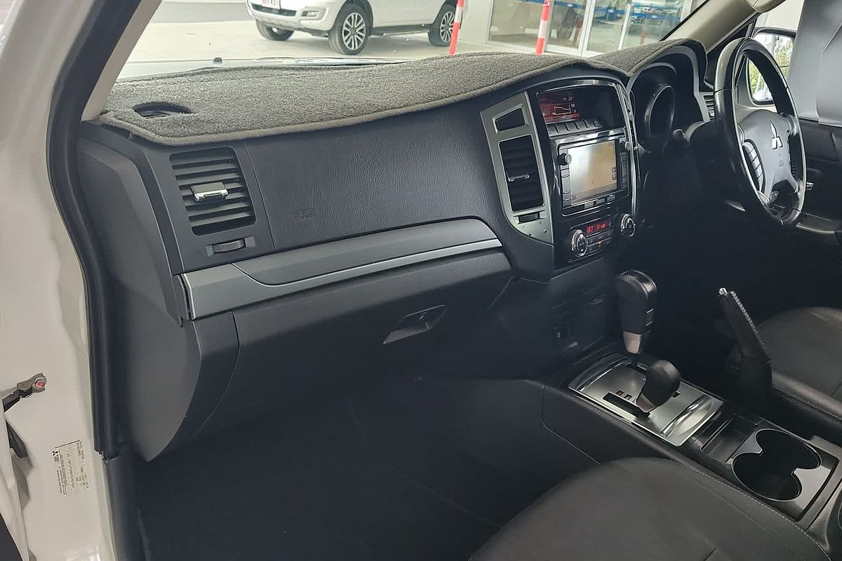 2014 Mitsubishi Pajero GLS NX
