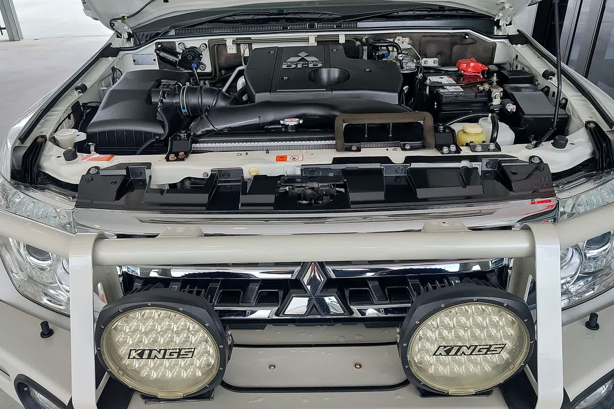 2014 Mitsubishi Pajero GLS NX