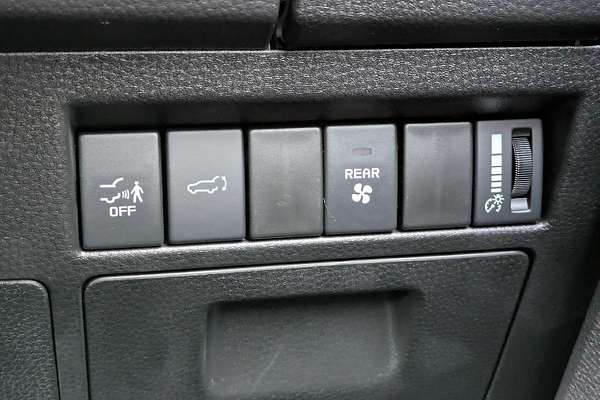 2025 Isuzu MU-X LS-T