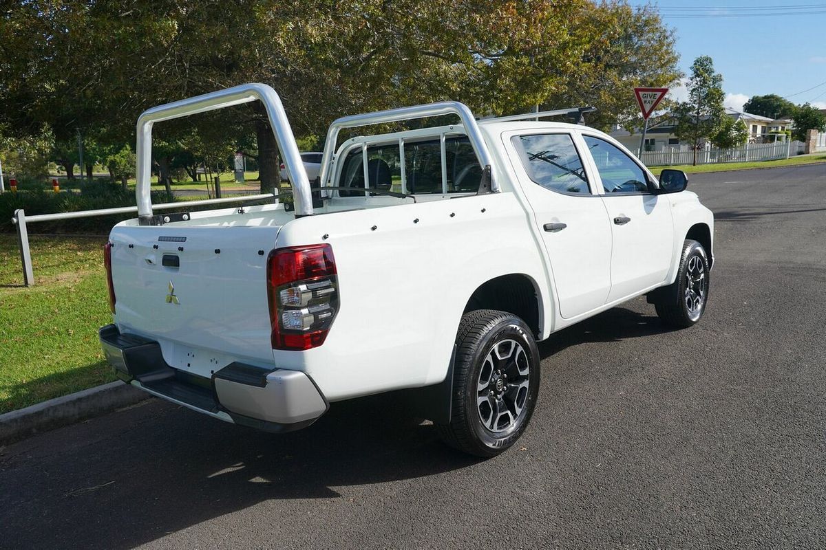 2019 Mitsubishi Triton GLX MR 4X4