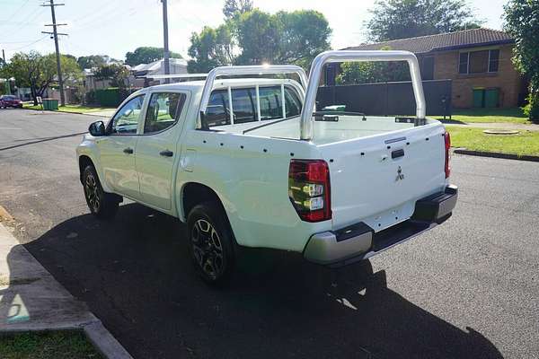 2019 Mitsubishi Triton GLX MR 4X4