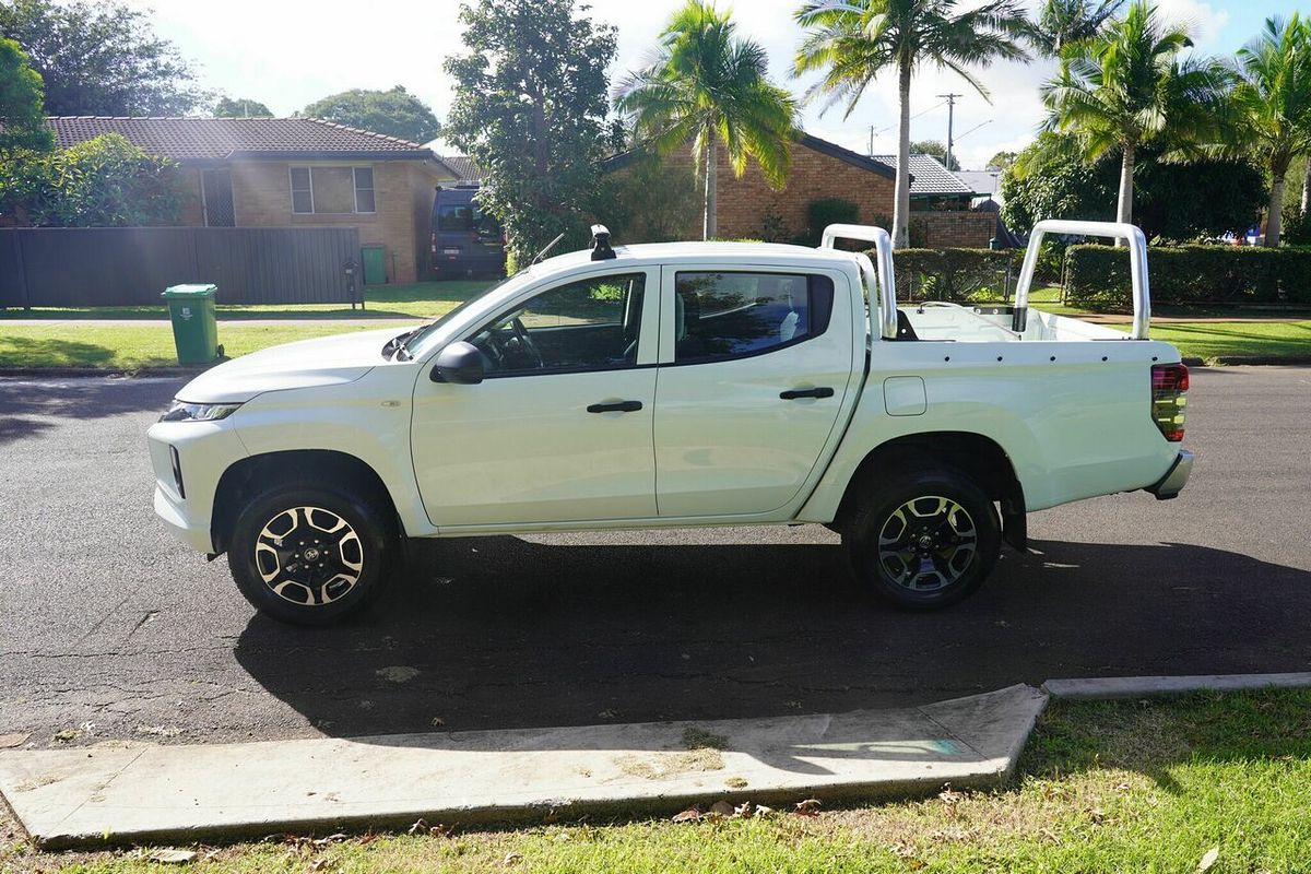 2019 Mitsubishi Triton GLX MR 4X4