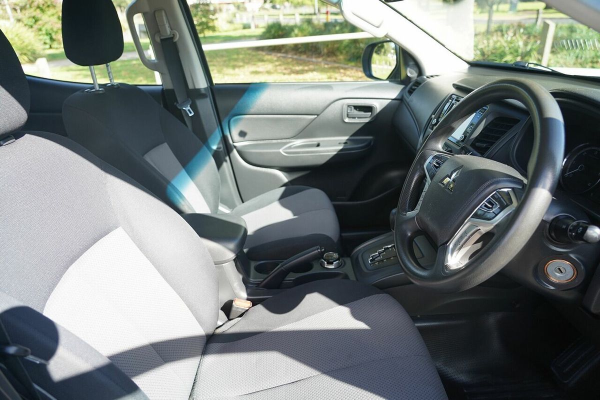 2019 Mitsubishi Triton GLX MR 4X4