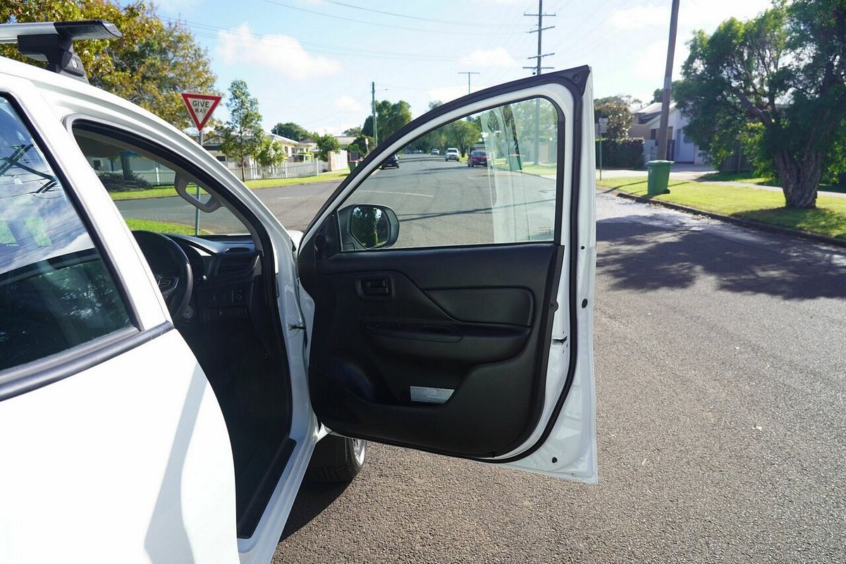 2019 Mitsubishi Triton GLX MR 4X4