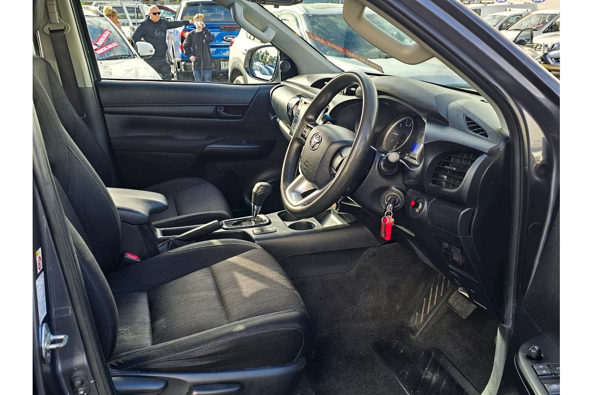 2015 Toyota Hilux SR GUN126R 4X4