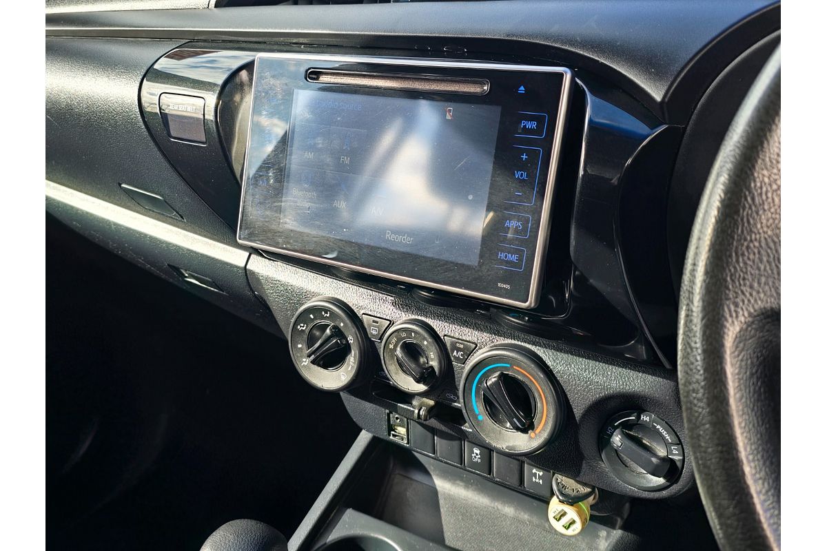 2015 Toyota Hilux SR GUN126R 4X4