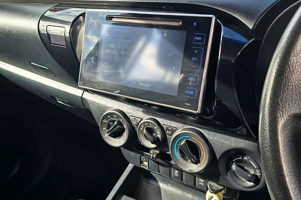 2015 Toyota Hilux SR GUN126R 4X4