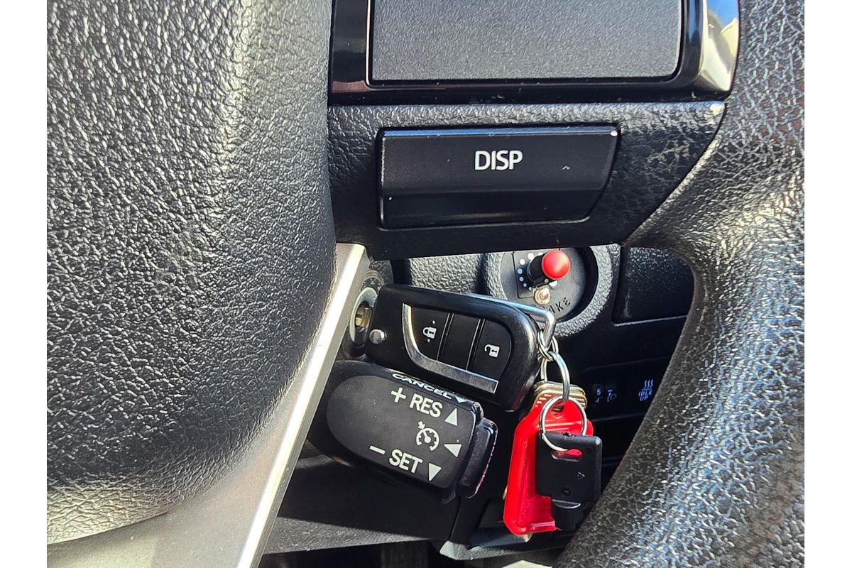 2015 Toyota Hilux SR GUN126R 4X4