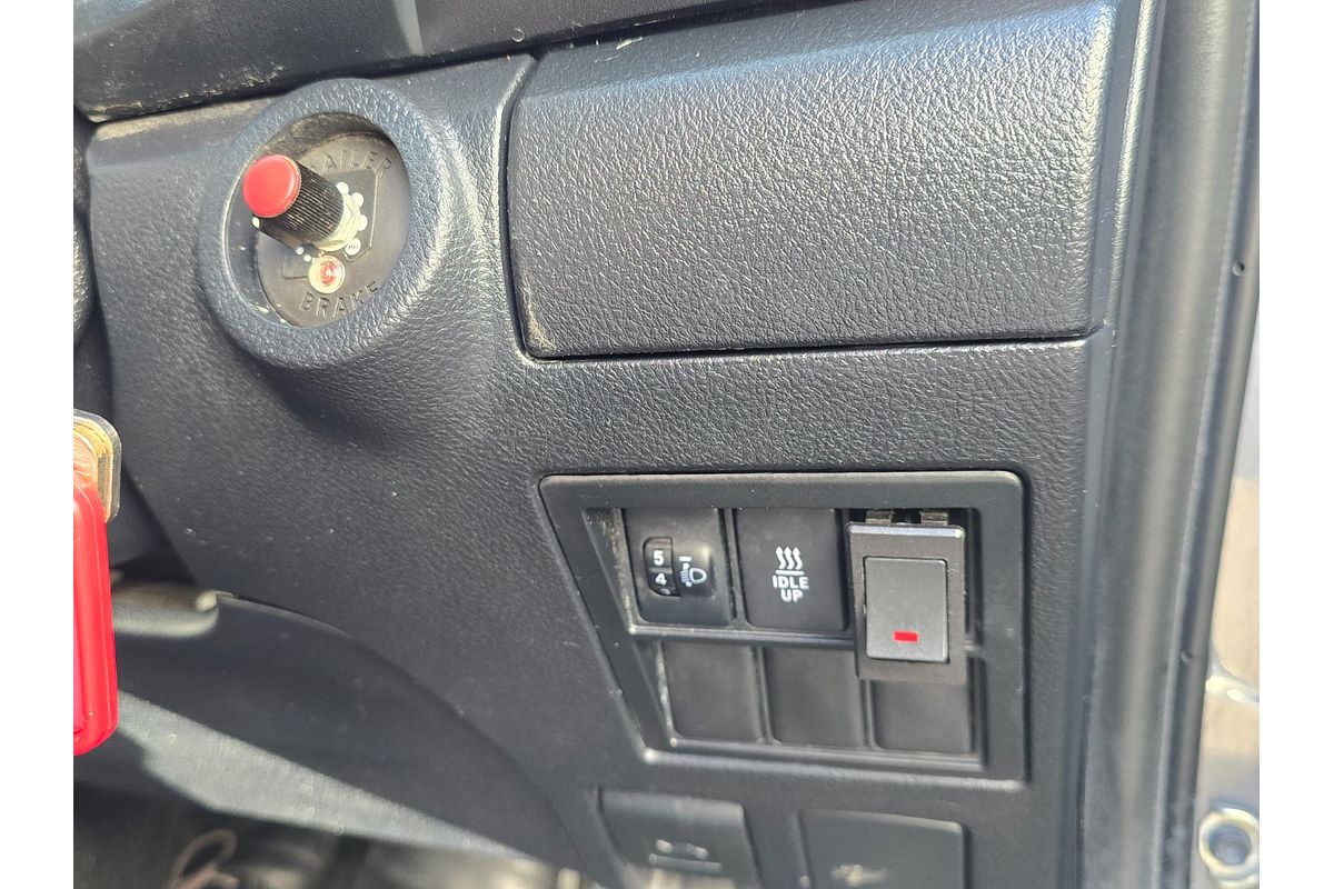 2015 Toyota Hilux SR GUN126R 4X4