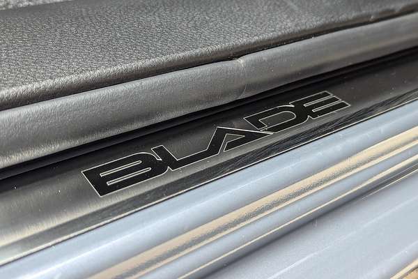 2025 Isuzu D-MAX BLADE 4X4