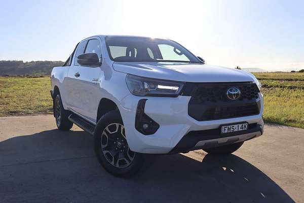 2024 Toyota Hilux SR5 GUN126R 4X4