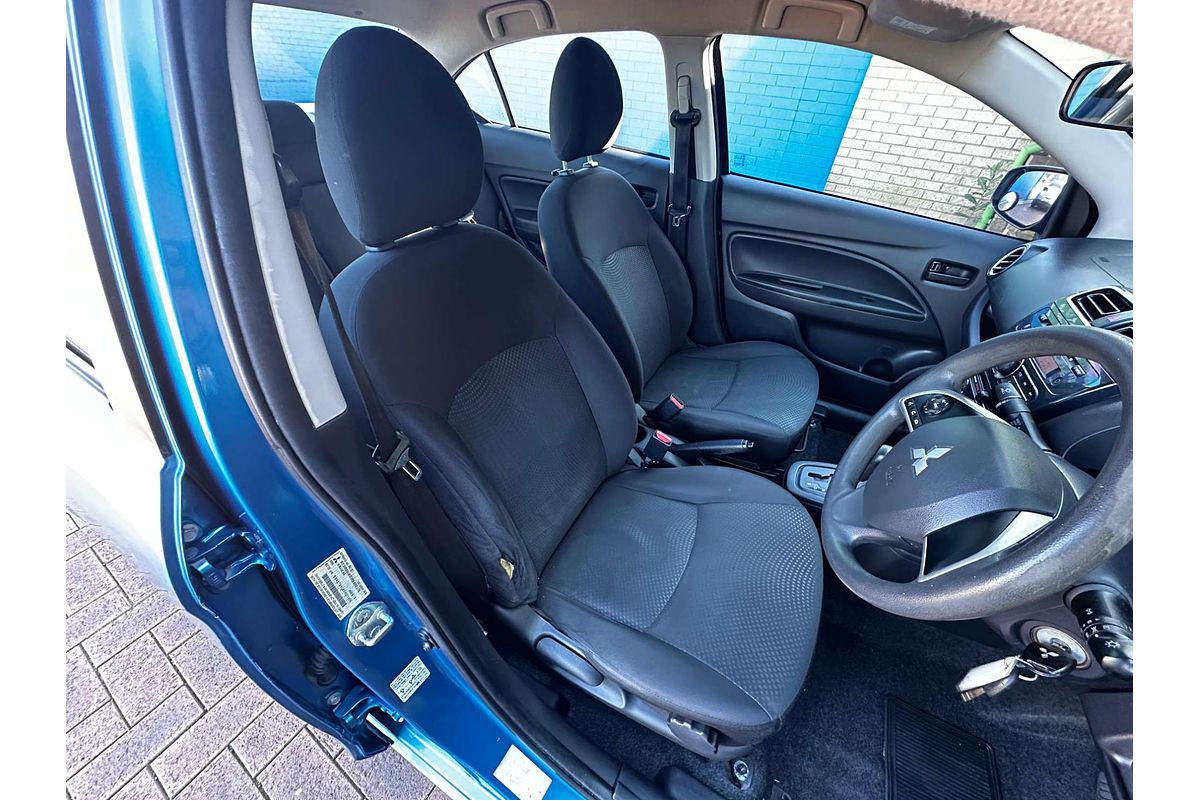 2015 Mitsubishi Mirage ES LA