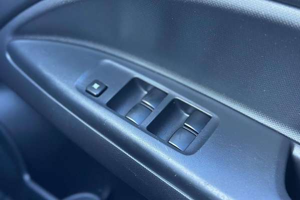 2015 Mitsubishi Mirage ES LA