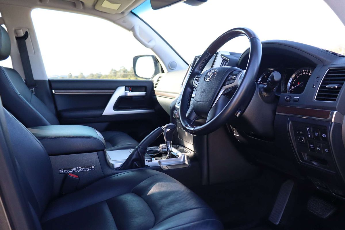 2019 Toyota Landcruiser Sahara VDJ200R