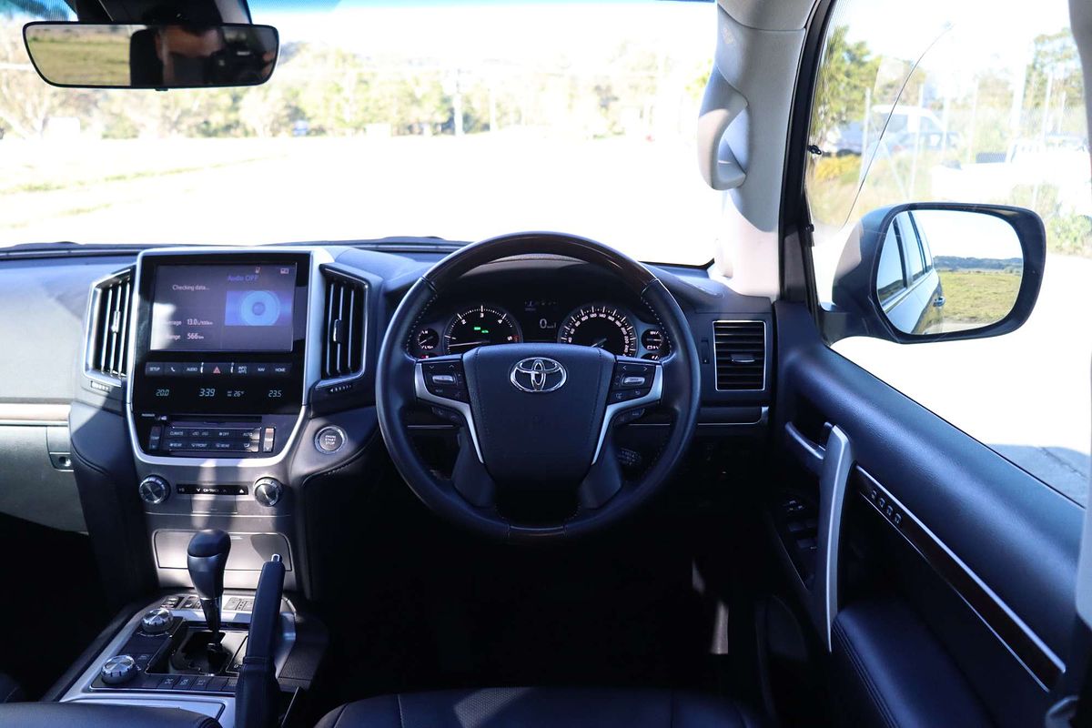 2019 Toyota Landcruiser Sahara VDJ200R