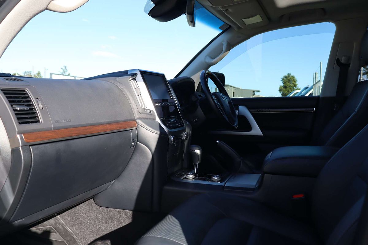 2019 Toyota Landcruiser Sahara VDJ200R