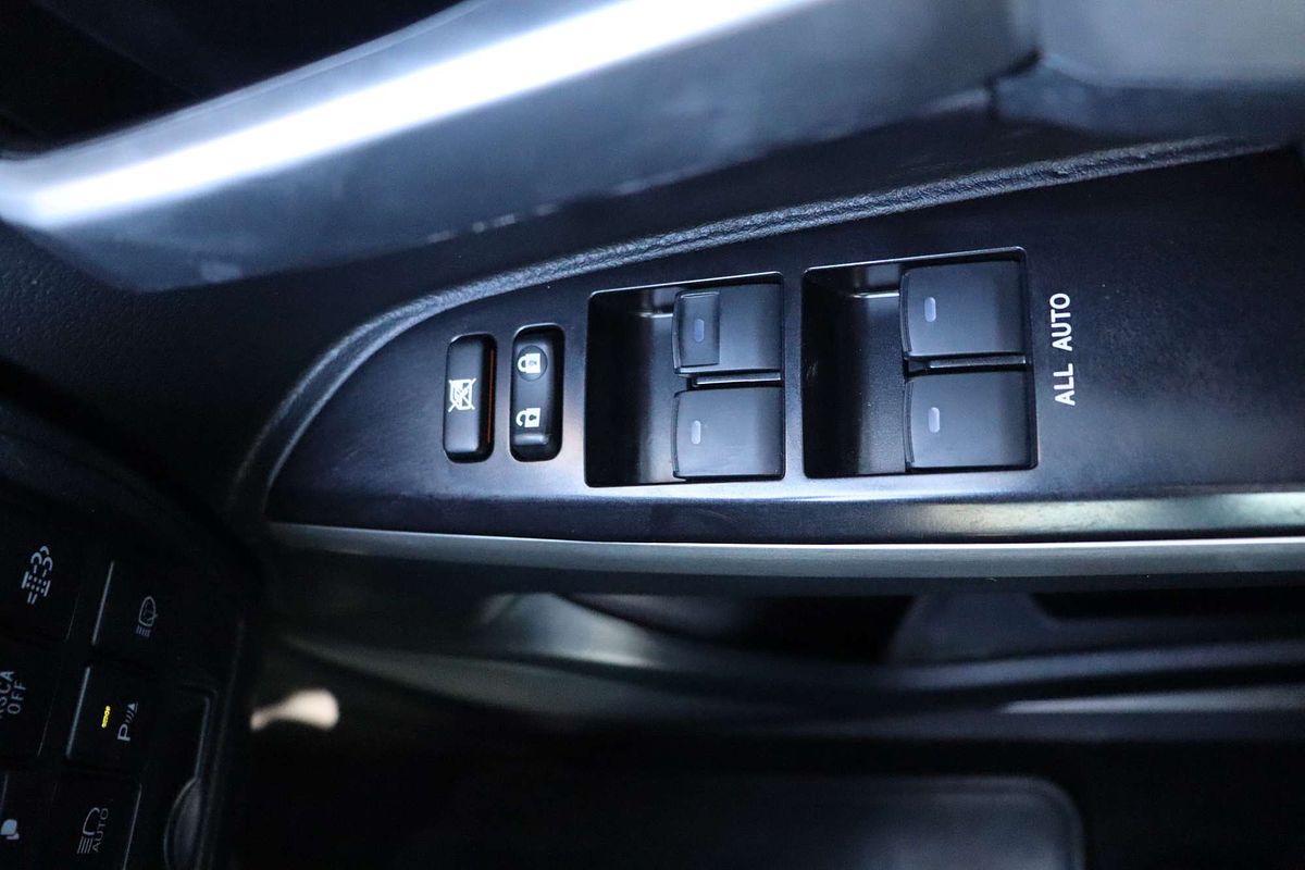 2019 Toyota Landcruiser Sahara VDJ200R