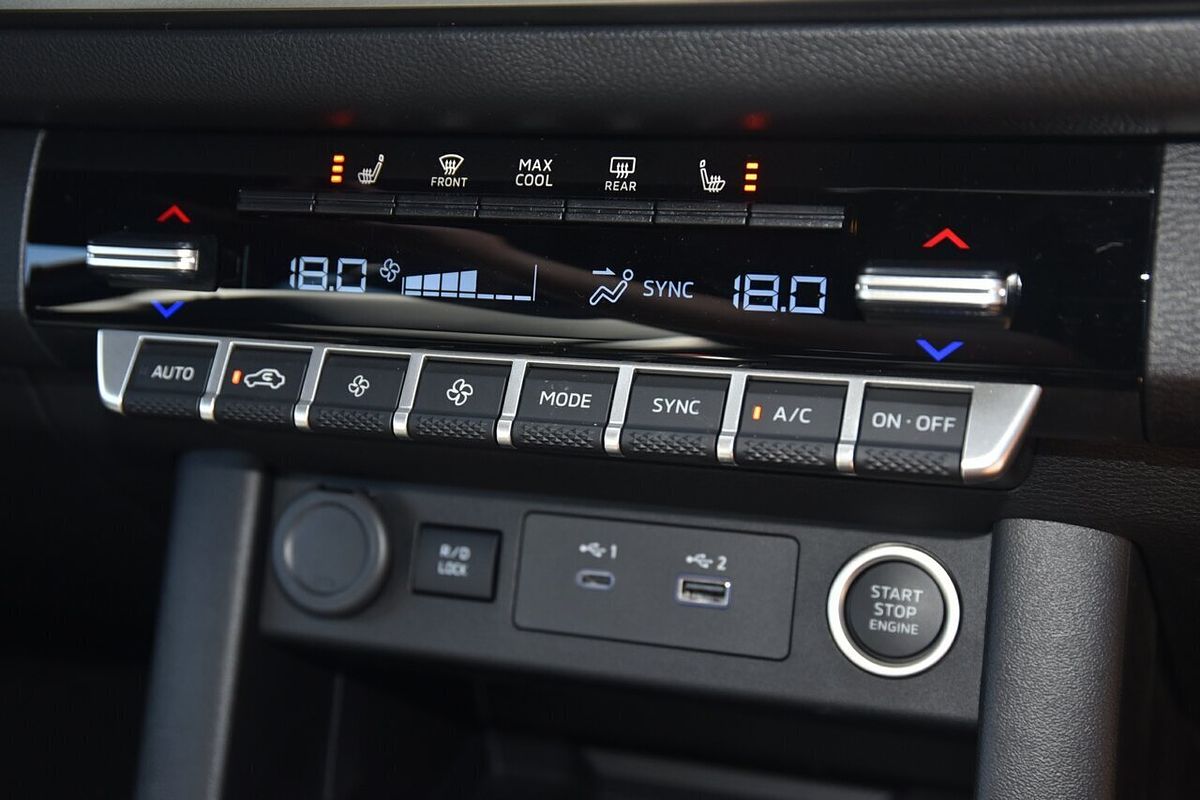 2025 Mitsubishi Triton GSR MV 4X4