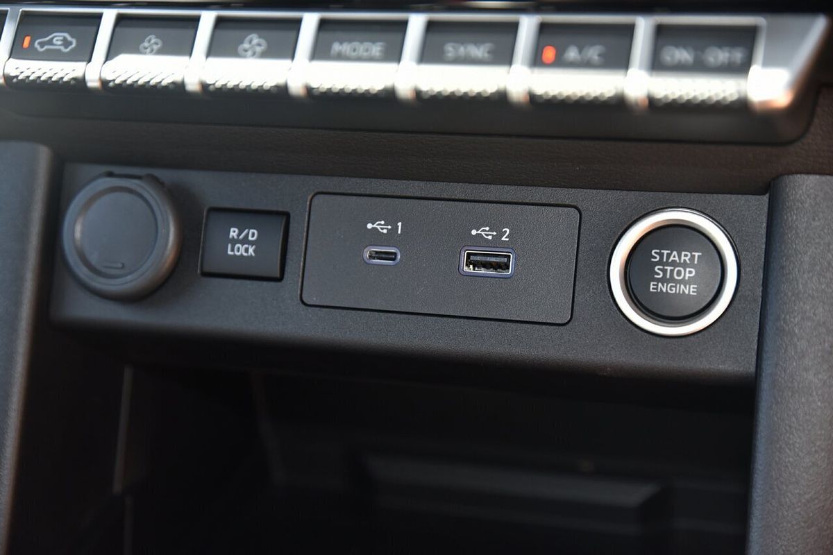 2025 Mitsubishi Triton GSR MV 4X4