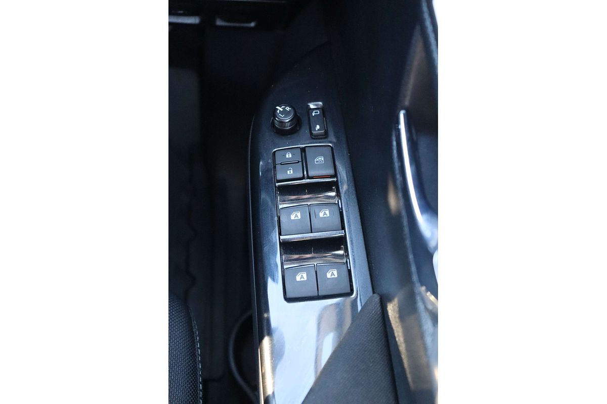 2024 Toyota Hilux SR5 GUN126R 4X4