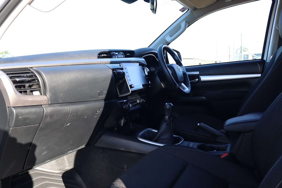2024 Toyota Hilux SR5 GUN126R 4X4