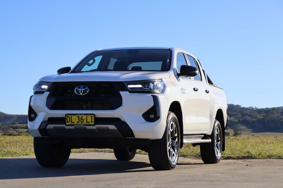 2024 Toyota Hilux SR5 GUN126R 4X4