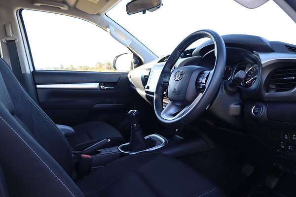 2024 Toyota Hilux SR5 GUN126R 4X4