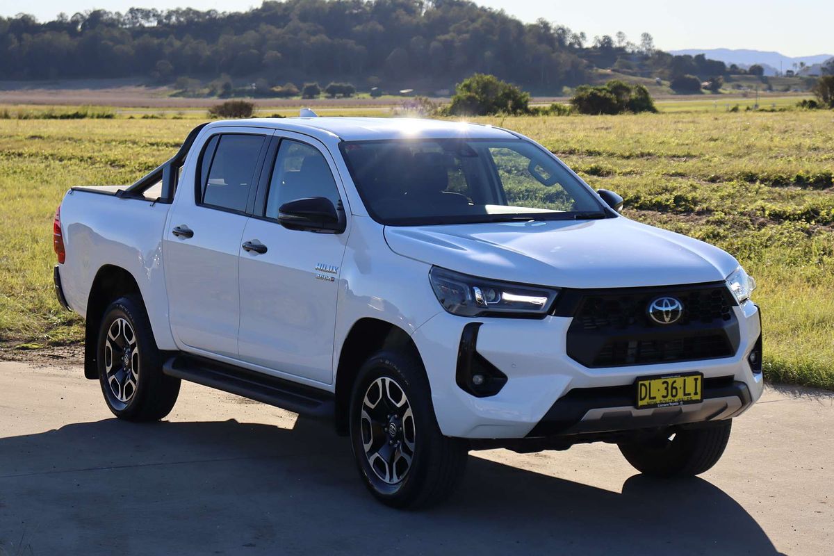 2024 Toyota Hilux SR5 GUN126R 4X4