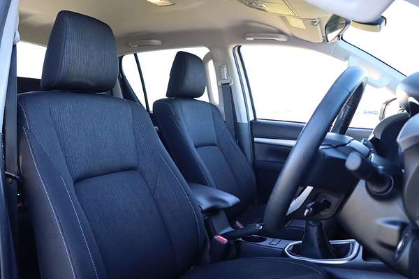 2024 Toyota Hilux SR5 GUN126R 4X4
