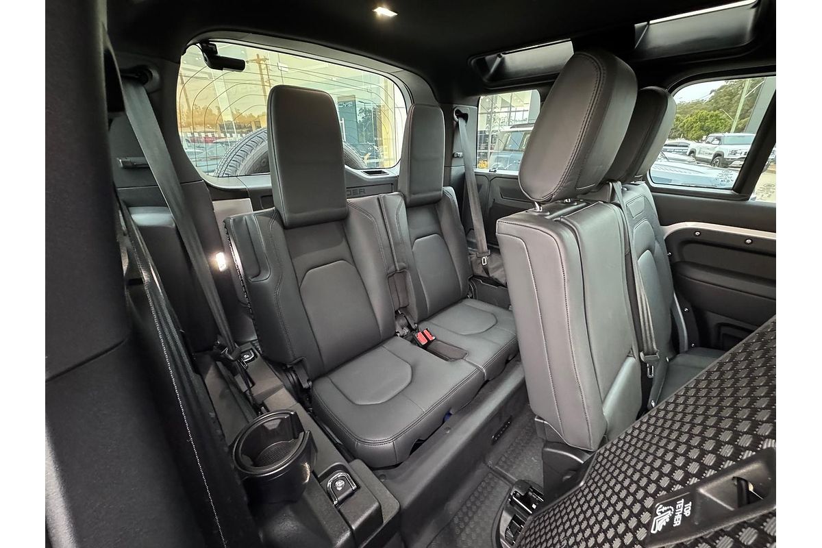 2024 Land Rover Defender 110 D300 X-Dynamic SE L663