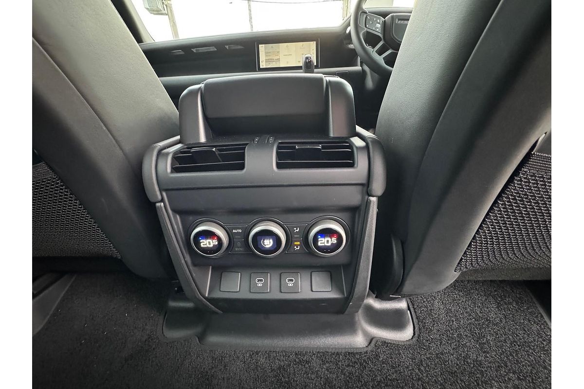 2024 Land Rover Defender 110 D300 X-Dynamic SE L663