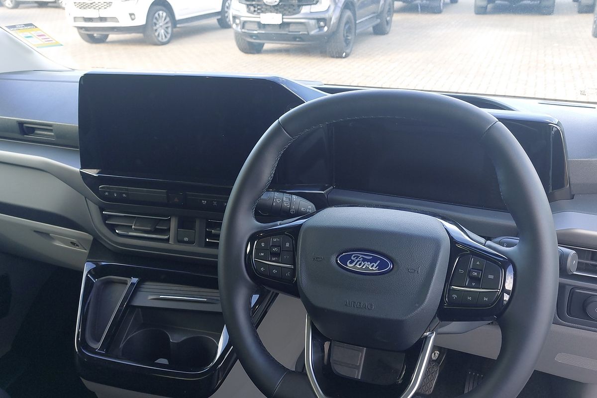 2025 Ford Tourneo Titanium X AV SWB