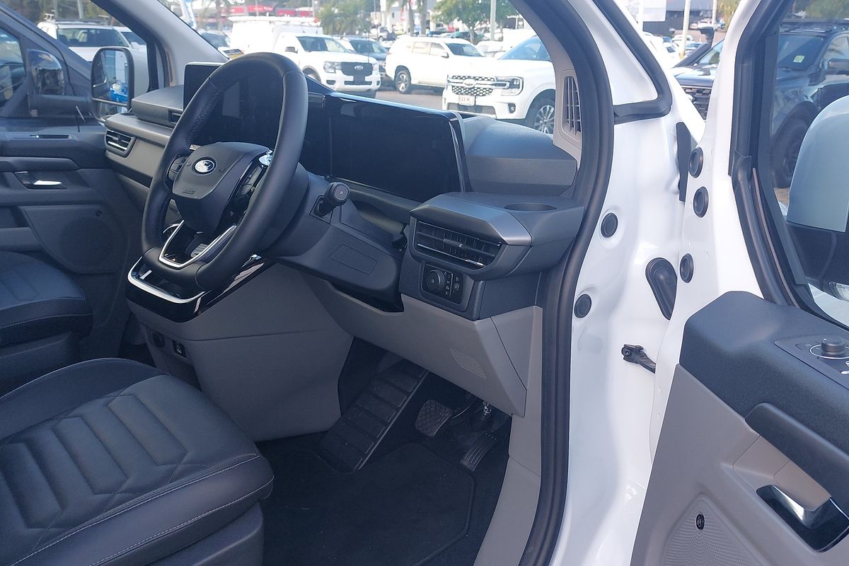 2025 Ford Tourneo Titanium X AV SWB