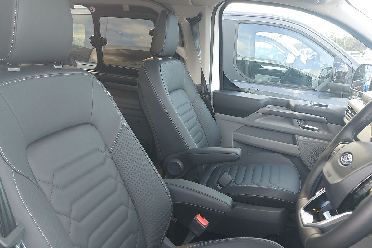 2025 Ford Tourneo Titanium X AV SWB