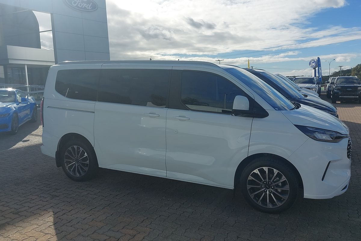 2025 Ford Tourneo Titanium X AV SWB