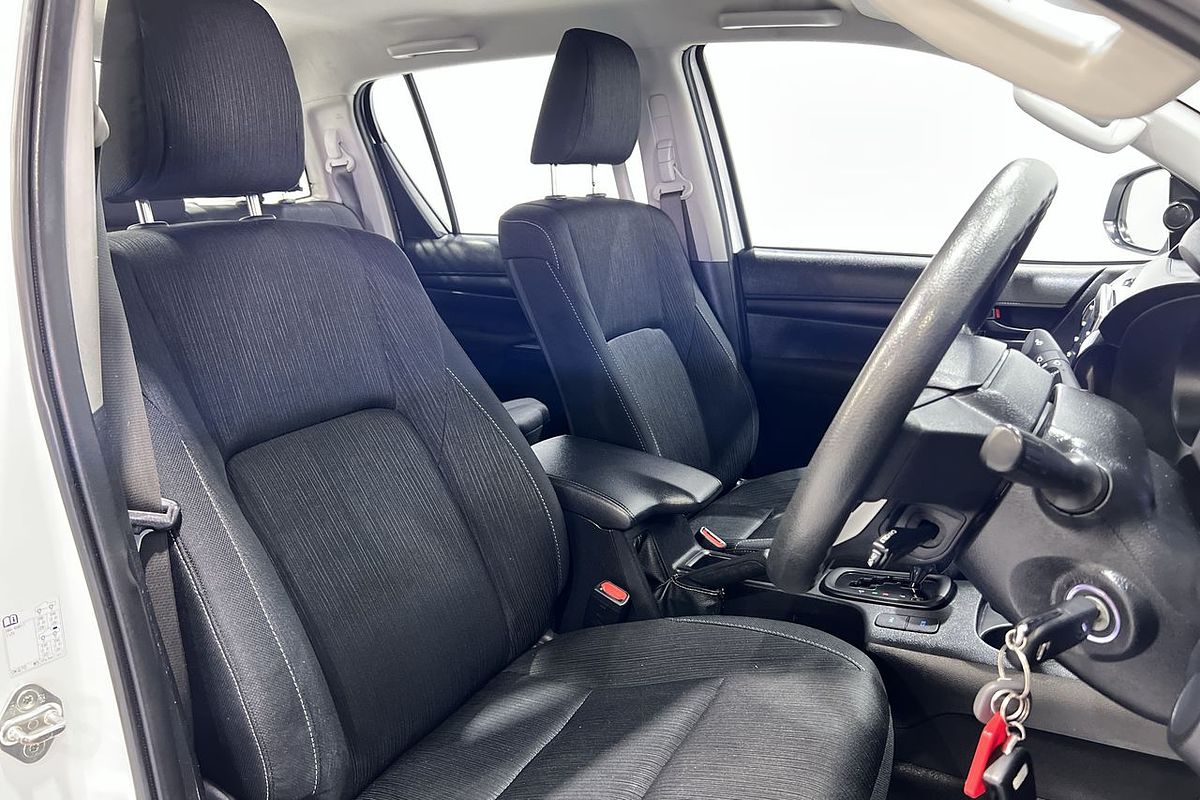 2021 Toyota Hilux SR GUN126R 4X4