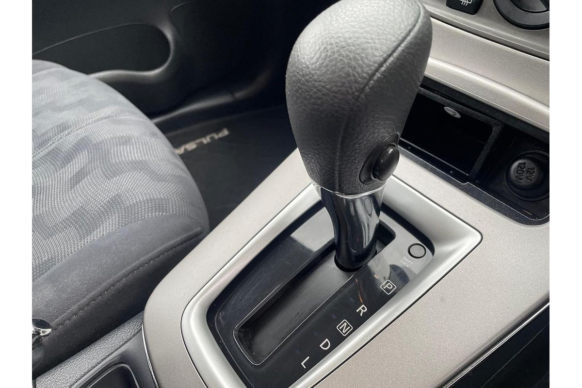 2013 Nissan Pulsar ST B17