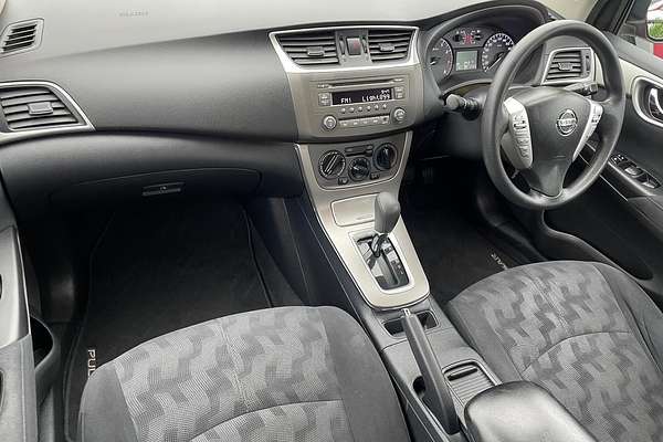 2013 Nissan Pulsar ST B17