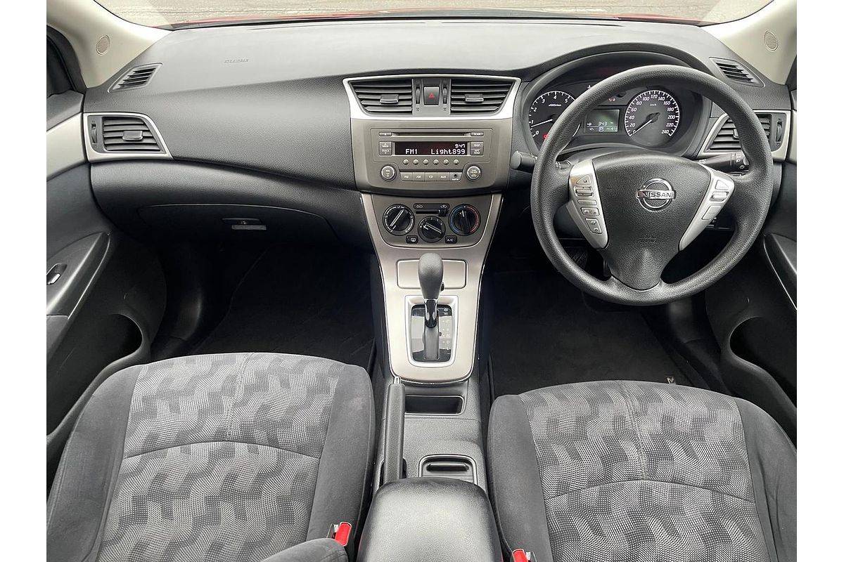 2013 Nissan Pulsar ST B17