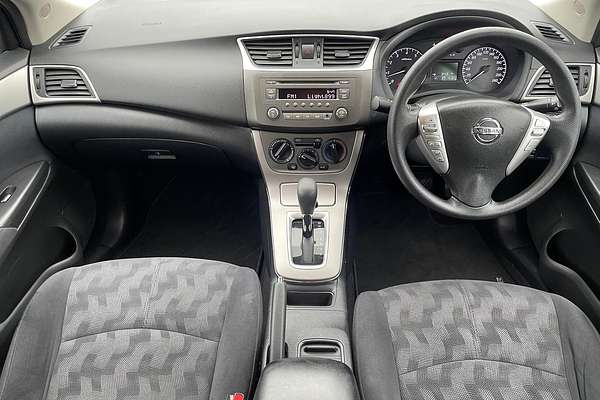 2013 Nissan Pulsar ST B17