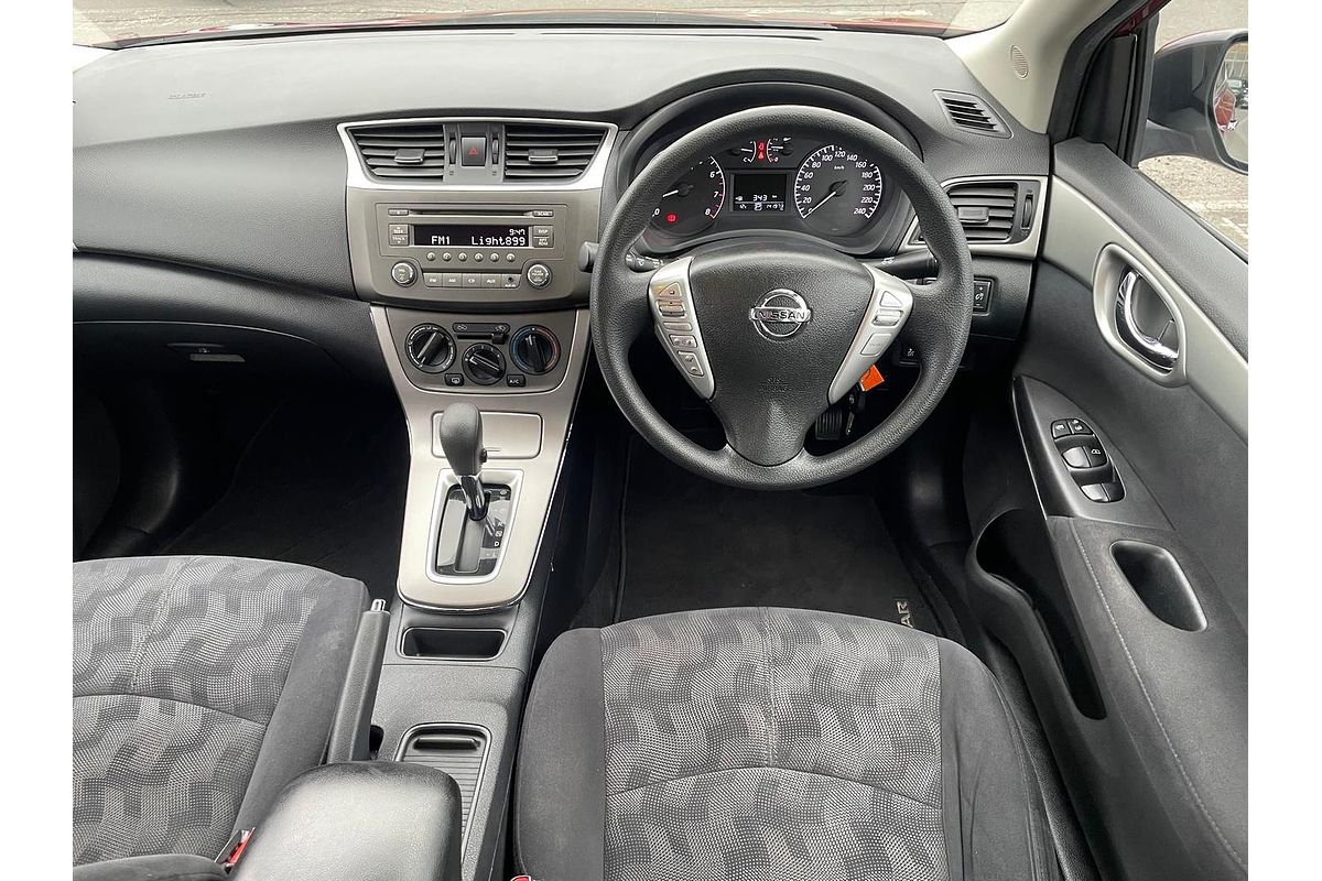 2013 Nissan Pulsar ST B17