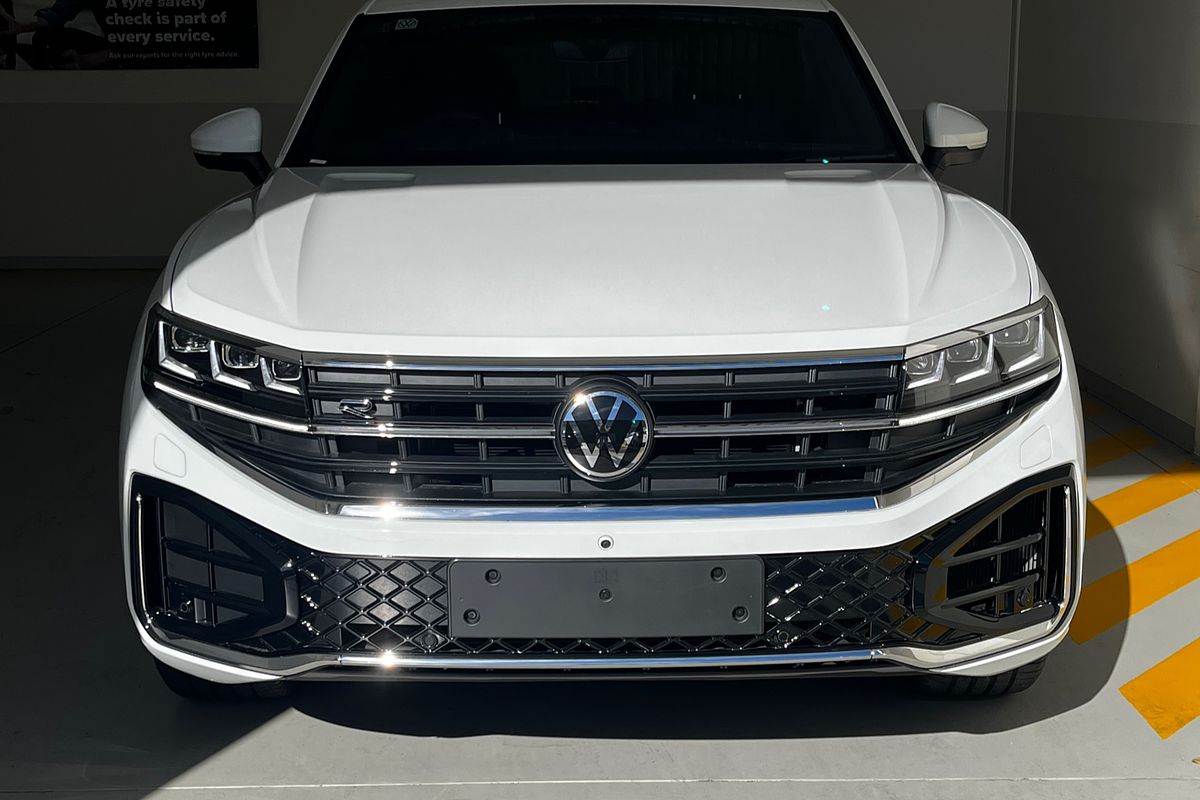 2024 Volkswagen Touareg 210TDI R-Line RC