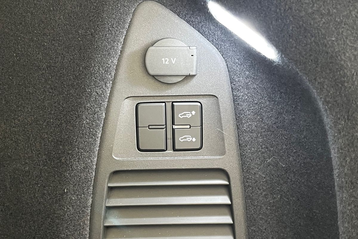 2024 Volkswagen Touareg 210TDI R-Line RC